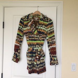 Super cute Vertigo short trench coat